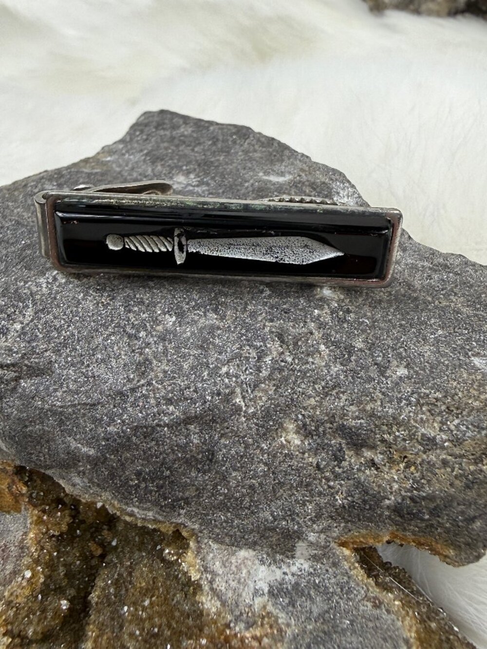 Vintage Black Glass Intaglio Dagger Sword Silver Tone Alligator Tie Clip Men's